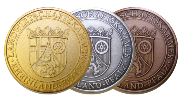 Medaillen im Glas 🍷 – Vierfach prämiert.